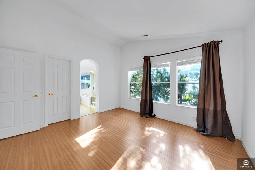Building Photo - 1776 Wayne Cir