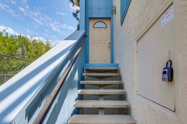 Building Photo - Condo Near Cupertino High | Updated Kitche...