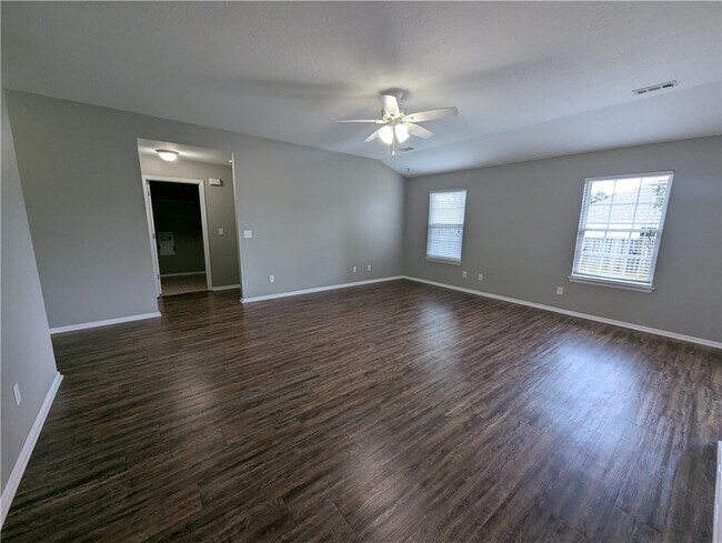 Building Photo - 802 Ash Ct