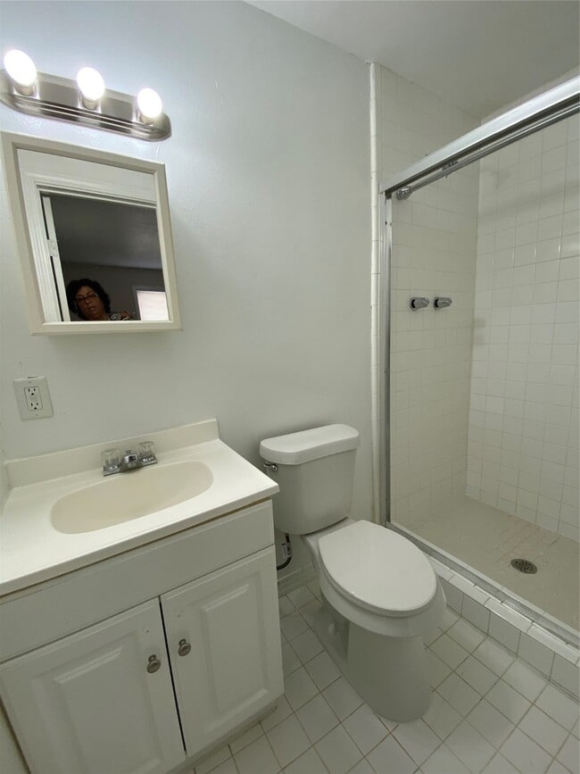 Building Photo - 1305 Zuber Dr