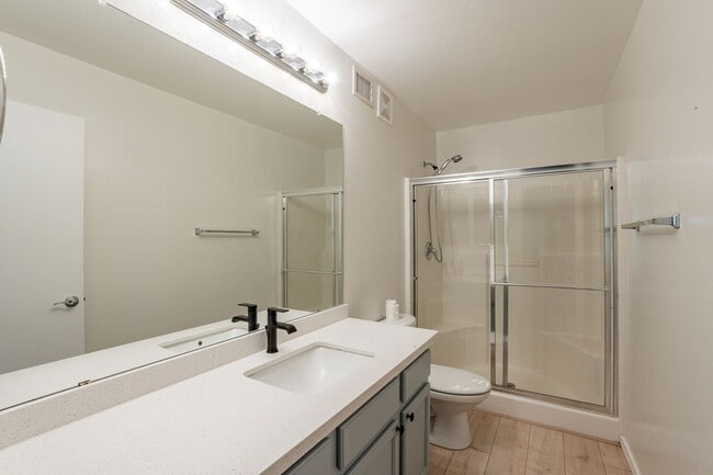 Building Photo - Beautiful 2 bedroom & 2 bath home in Desert Foothills Villas