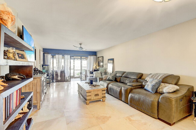 Building Photo - 4770 Brittany Dr S