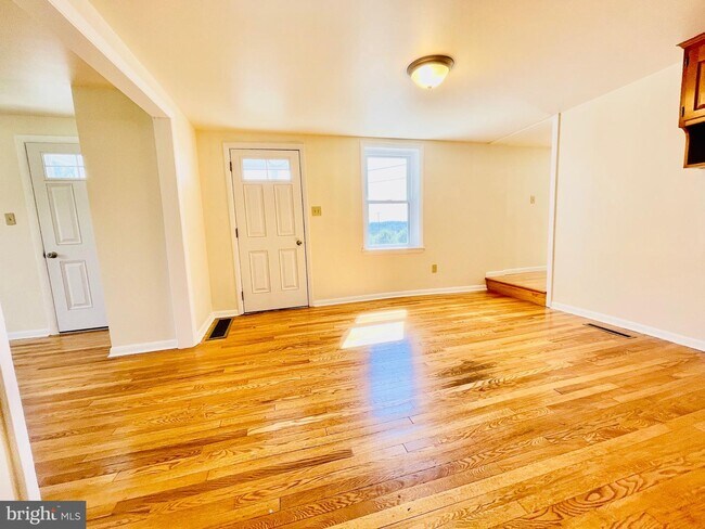 Building Photo - 288 Oxford Rd