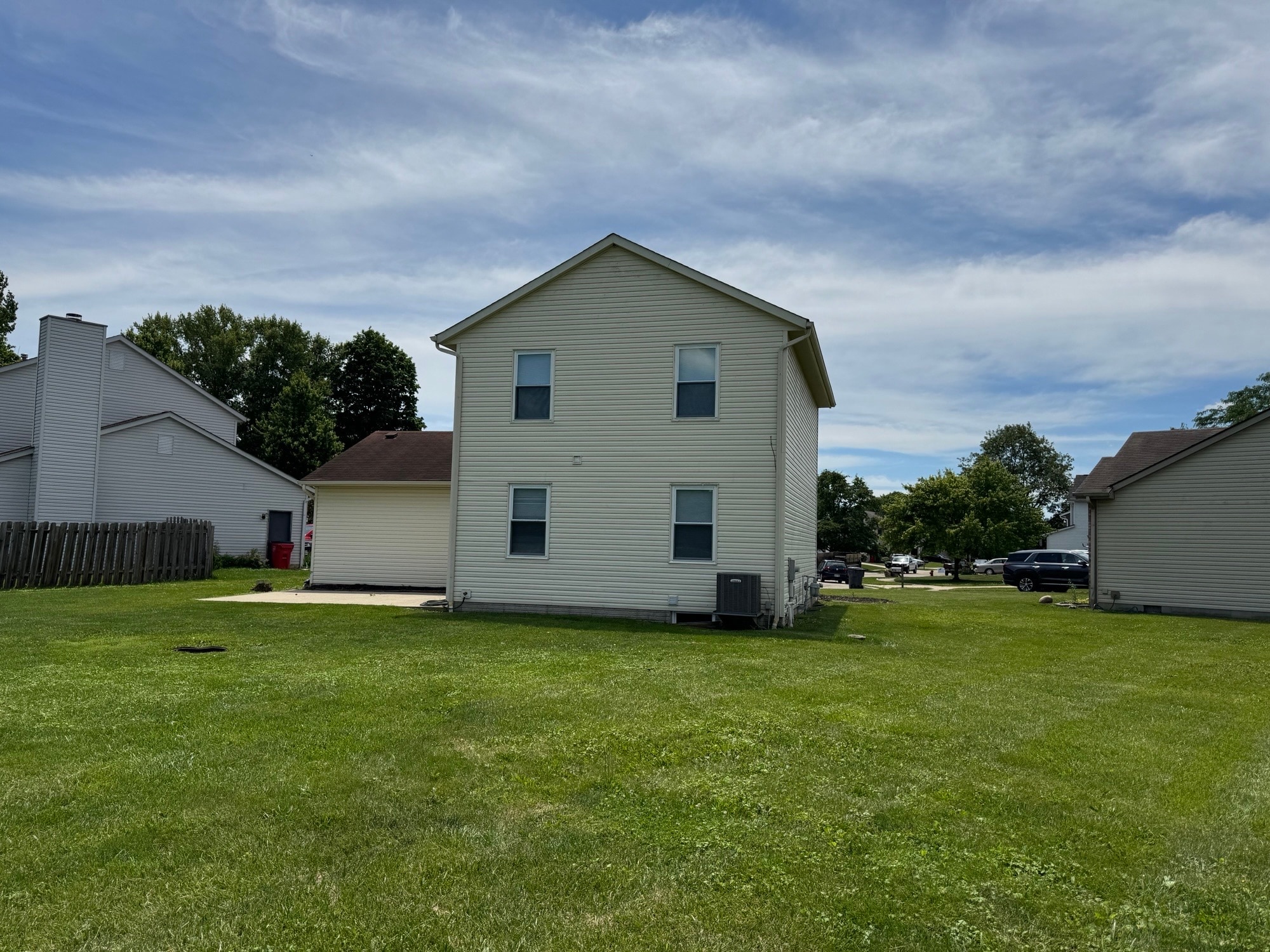 Building Photo - 475 Broadview Ct