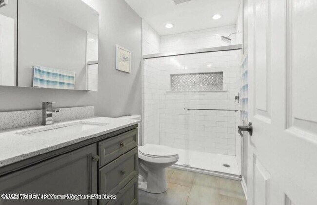 Building Photo - 1601 1st Ave