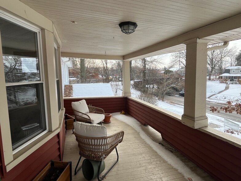 Balcony - 1265 W Clifton Blvd