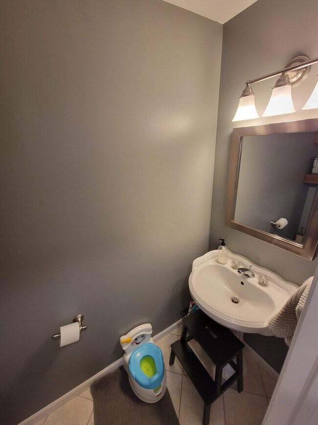 Powder Room - 555 Coventry Lane