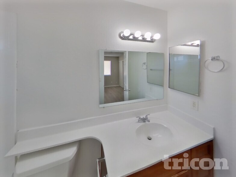 Building Photo - 6826 W Cholla St