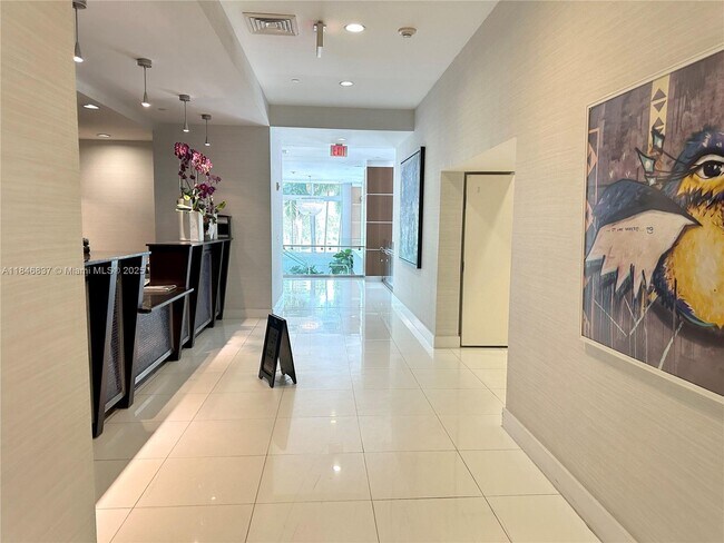 Primary Photo - 1800 N Bayshore Dr
