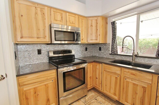 Building Photo - 2722 N Snow Goose Way