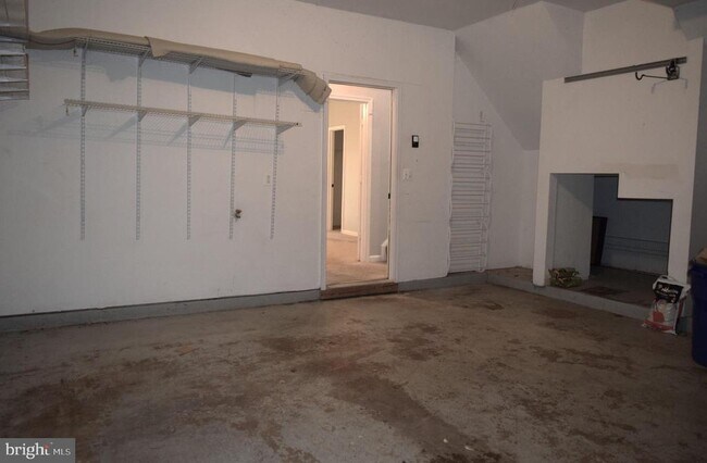 Building Photo - 8819 Blue Royale Ln