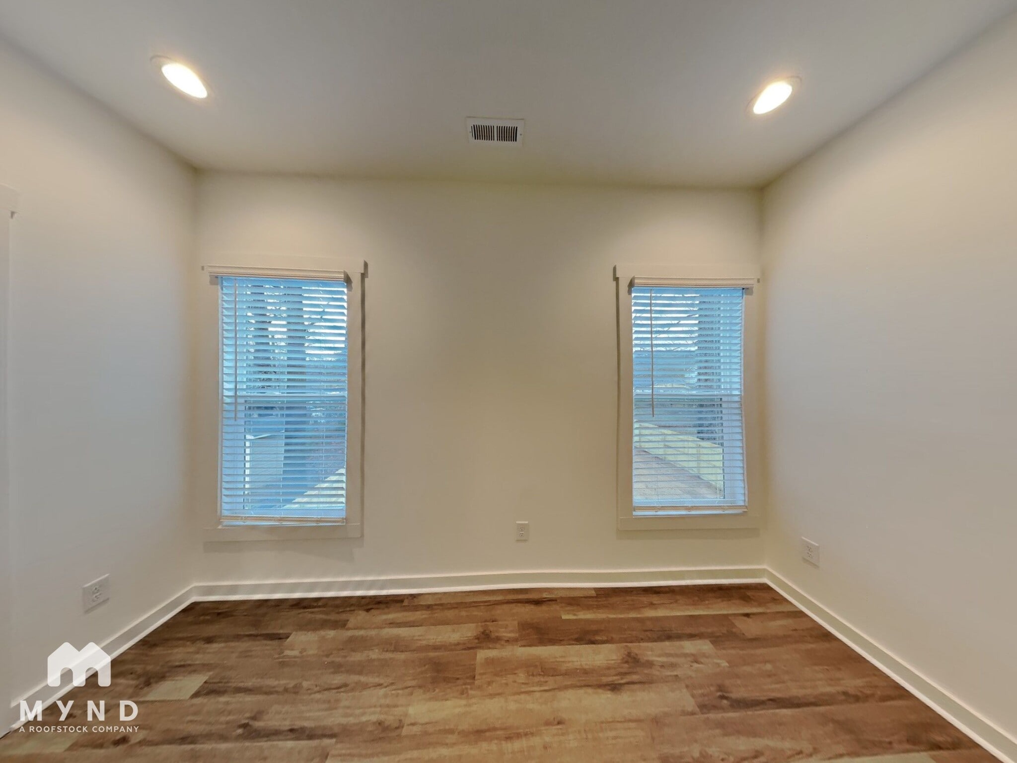 Building Photo - 928 Wainwright Ave