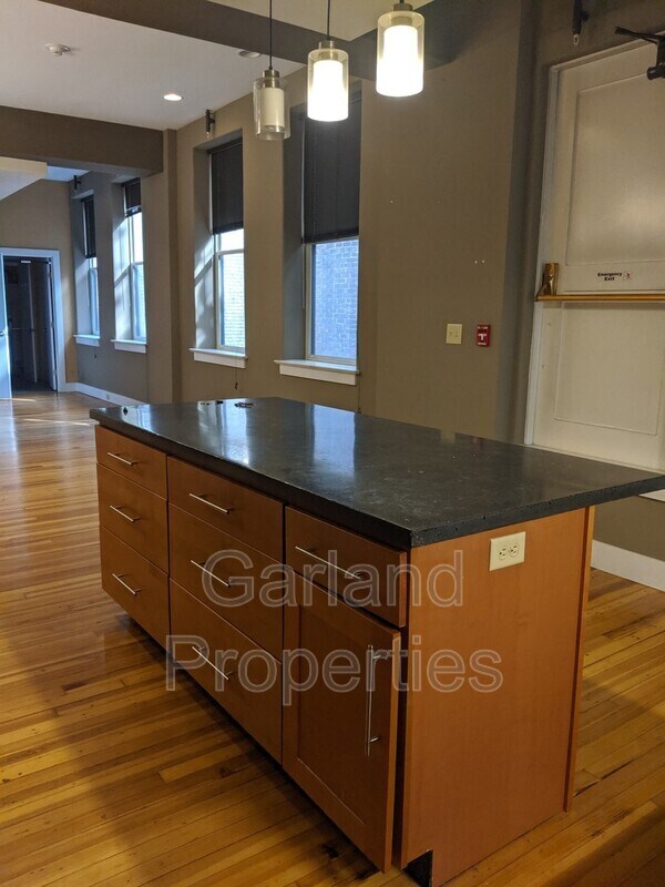 Building Photo - 111 Kirk Ave SW