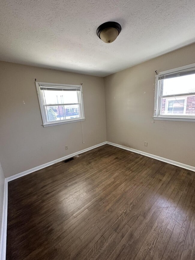 Building Photo - 420 Hedgewood Dr
