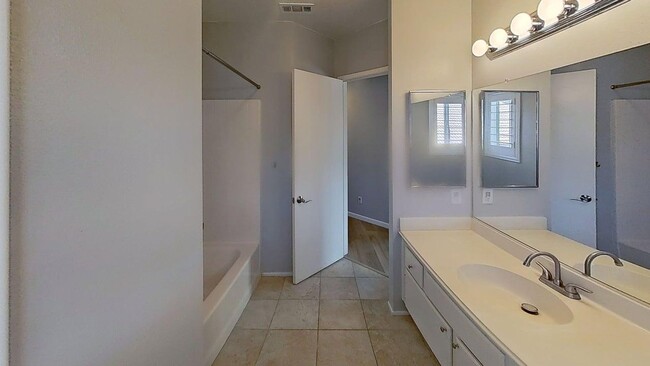 Building Photo - 15108 Ficus St