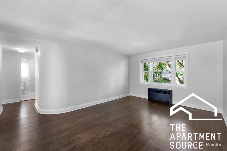 Building Photo - 2711 W Berwyn Ave