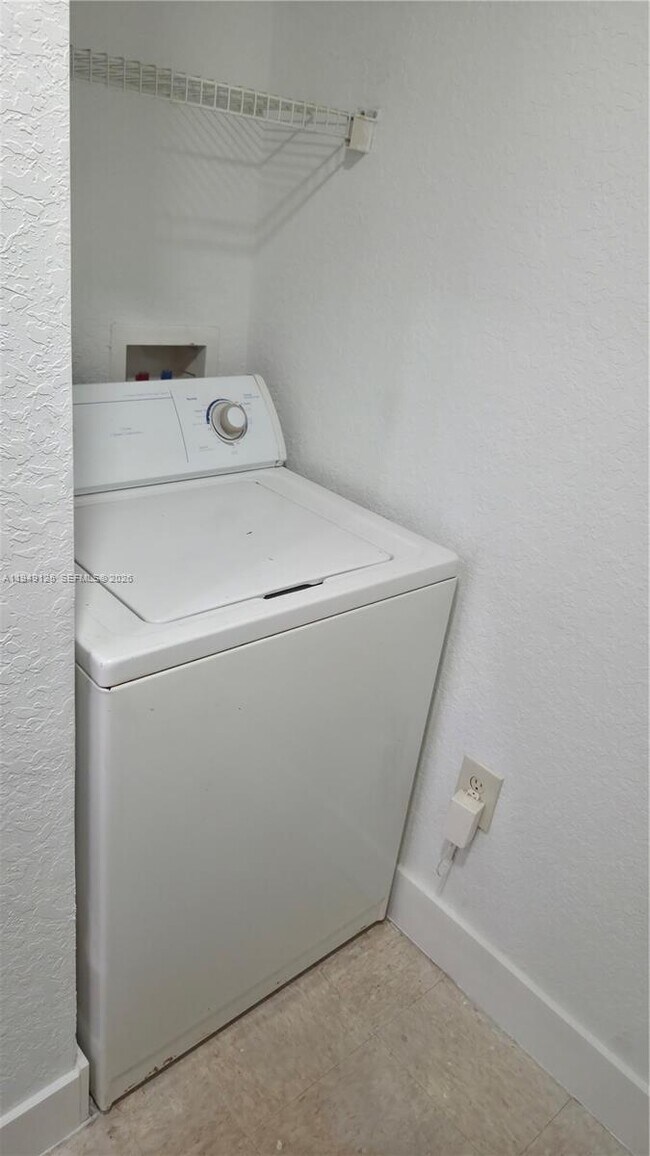 Building Photo - 2101 Belmont Ln