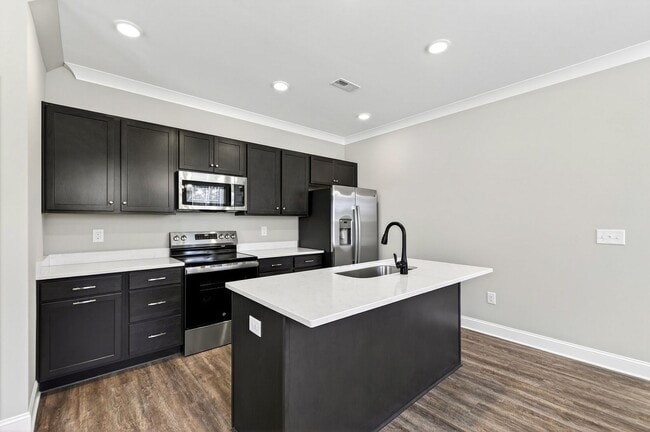 Building Photo - Charming Craftsman-Style 3-Bedroom Townhome in Garner!