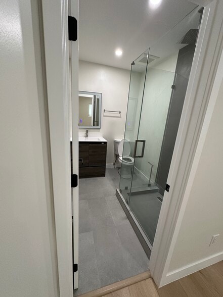 Building Photo - 237 N Kenwood St