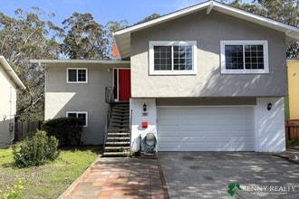 Building Photo - Spacious Remodeled 3 BD/2 BA Home, 2 Bonus Rooms & Large Backyard