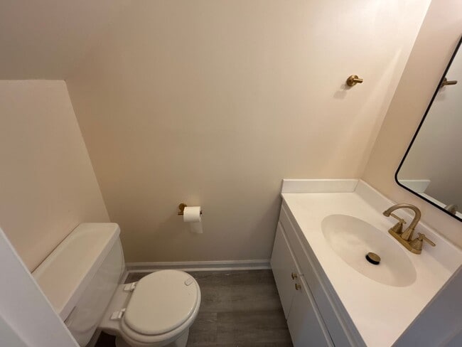 Building Photo - Updated 2 Bed | 2.5 Bath Townhouse in Clayton