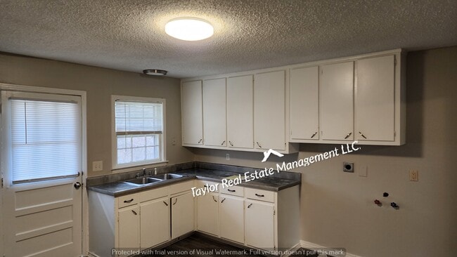 Building Photo - 109 Doris Ln