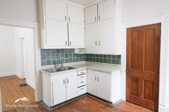 Building Photo - 908 Leavenworth St