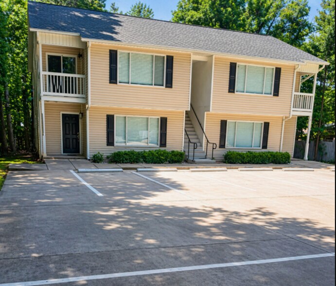 Building Photo - Room in Duplex on Albemarle Rd