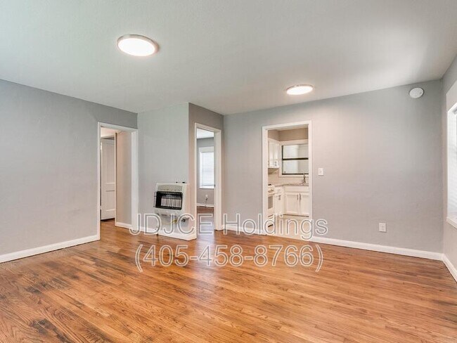 Building Photo - 422 Wilson Dr