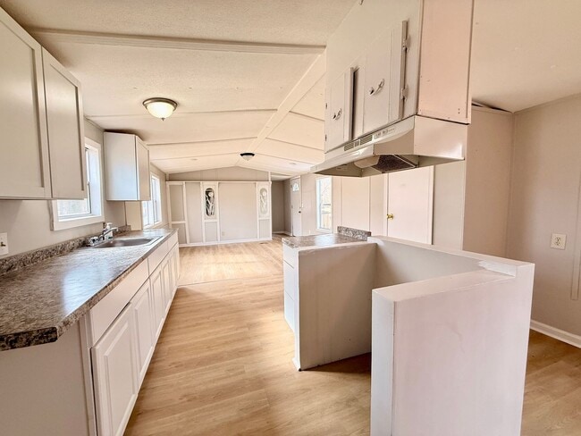 Building Photo - Open Concept 2 Bed, 2 Bath home FOR RENT in Laurel Lakes, NJ $1500