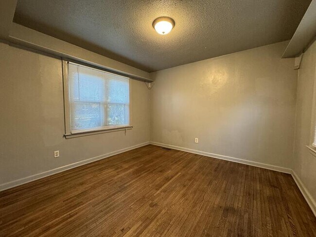 Building Photo - 3212 Ardyce Dr