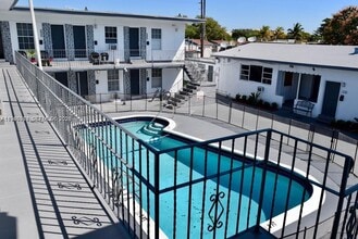 Building Photo - 1843 Dewey St