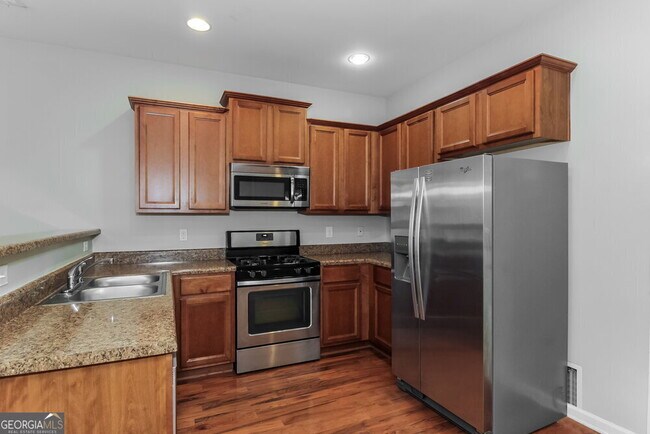 Building Photo - 121 Bethany Manor Dr