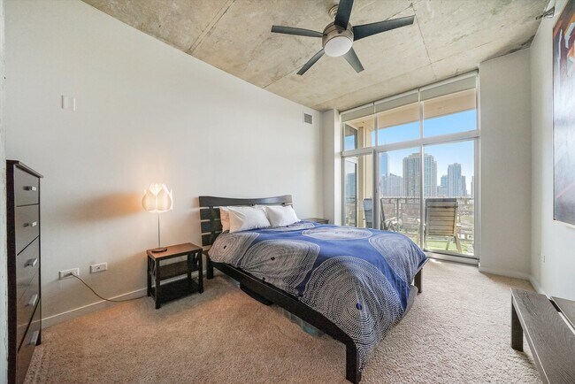 Building Photo - 700 N Larrabee St