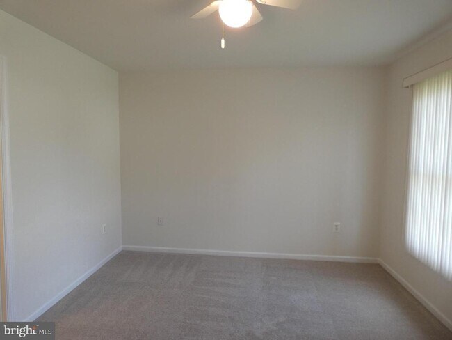 Building Photo - 6422 Lake Meadow Dr