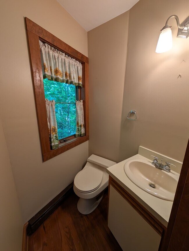 Building Photo - Montreat Rental