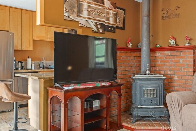 Building Photo - 1716 Cedar St