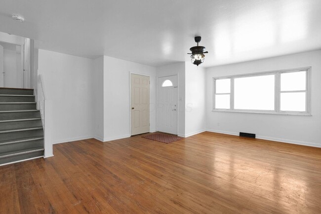 Building Photo - 1414 Shanley Dr