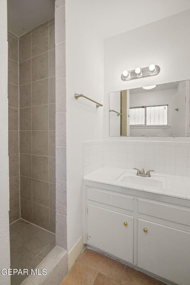 Building Photo - 5313 Bastille Ave