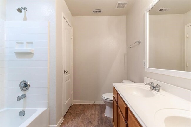 Building Photo - 21430 Roaring Hill Ct