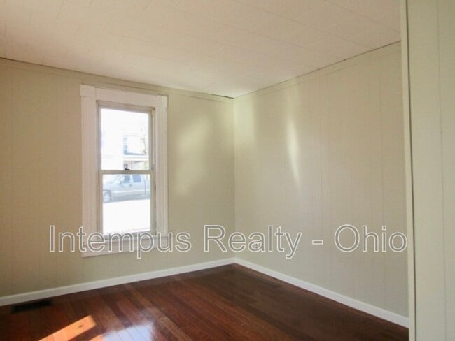 Building Photo - 236 E Winter St