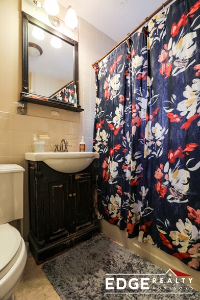 Building Photo - 6 Sutherland Rd