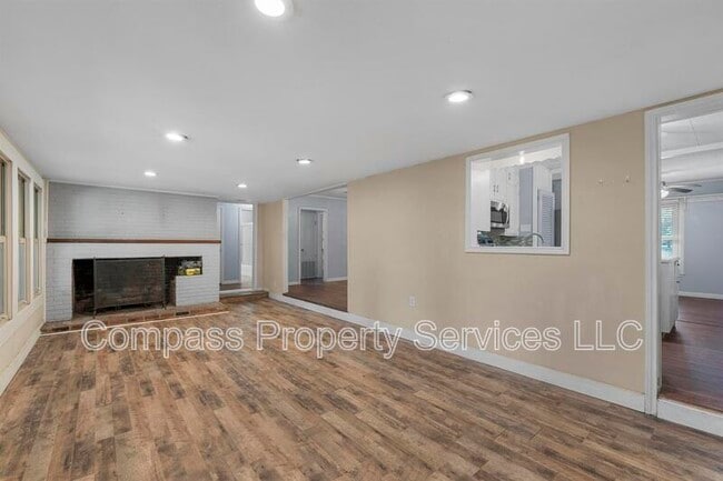 Building Photo - 1401 Springdale St