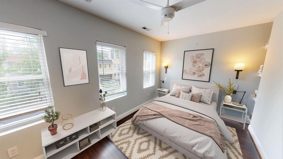Building Photo - Elegant H Street Corridor townhouse minutes from downtown