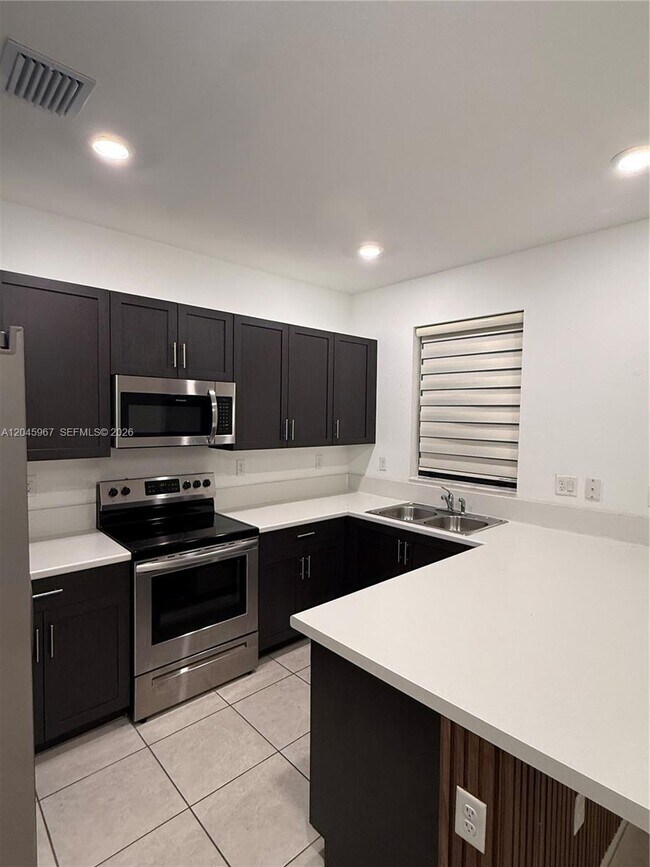 Building Photo - 18109 SW 147th Ct