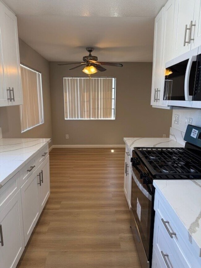 Building Photo - BEAUTIFUL NEWLY REMODELED 2 BEDROOM/1 BATH...