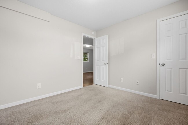 Building Photo - 2309 Anderson Ave