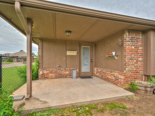 Building Photo - 8921 SW 55th St