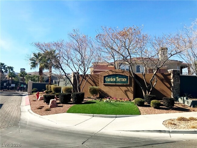 Building Photo - 10809 Garden Mist Dr