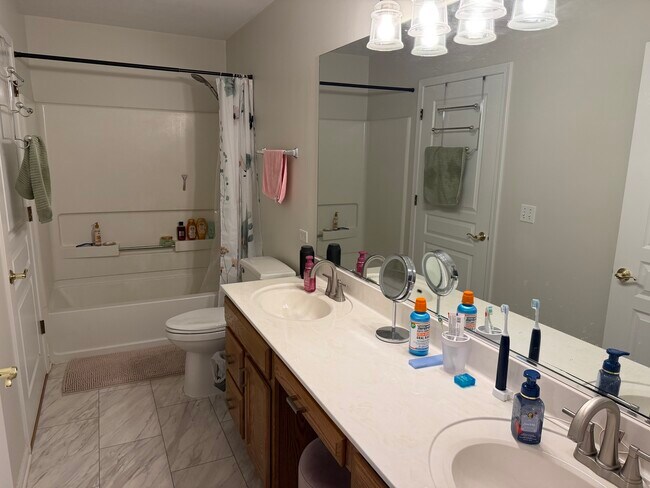 Building Photo - 3129 Ollerton Ave